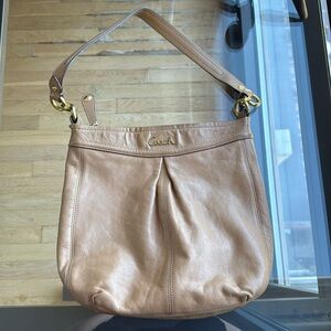 Coach leather purse - light brown - great conditon!
